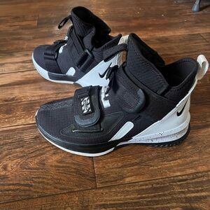 Nike Lebron Soldier boys size 4.5